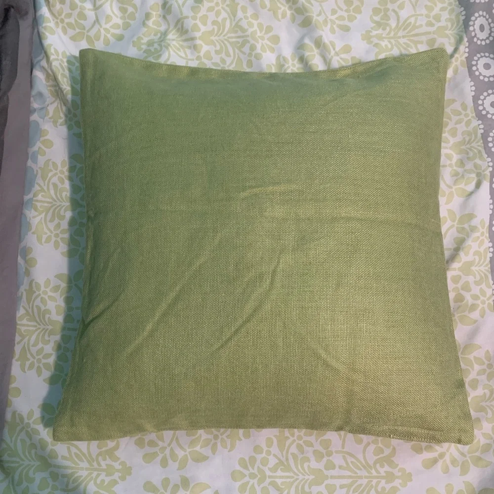 POTTERY BARN Pillow Cover 100% LINEN single Button 18 X 18 moss GREEN TEXTURED